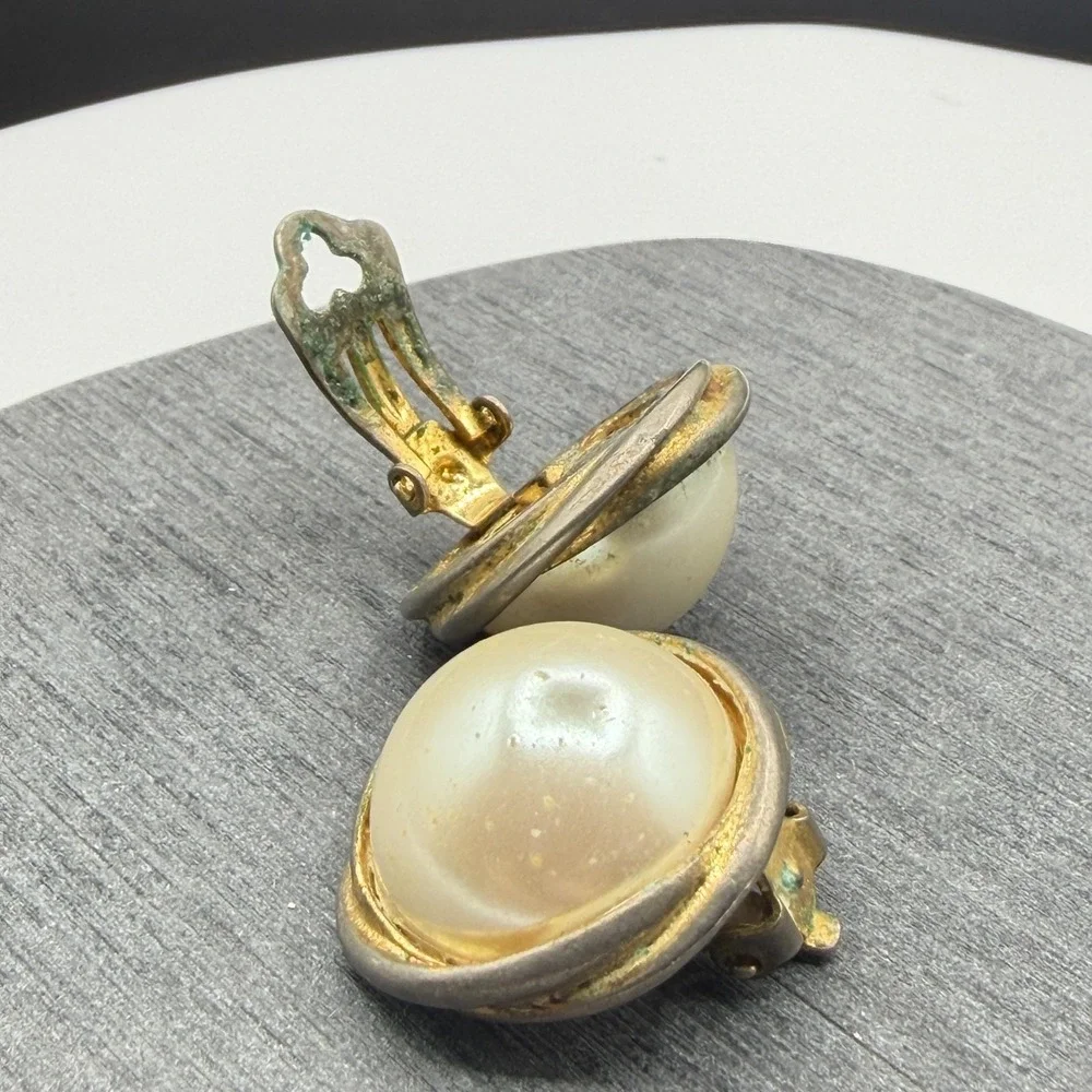 Chunky Cream Pearl Clip On Earrings Gold & Silver Tone Round Statement Fashion